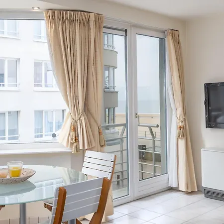 Daire Lecomte - Beachflow *