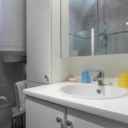 Apartment Gilles 2 *