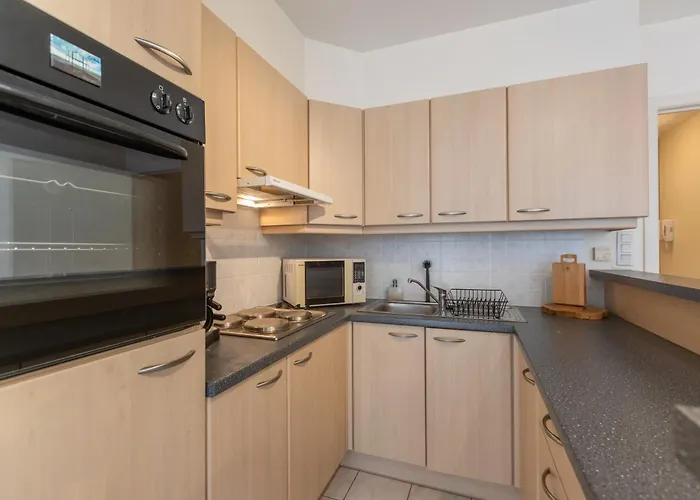 Lecomte - The Shoreline Beachflow * أوستيند